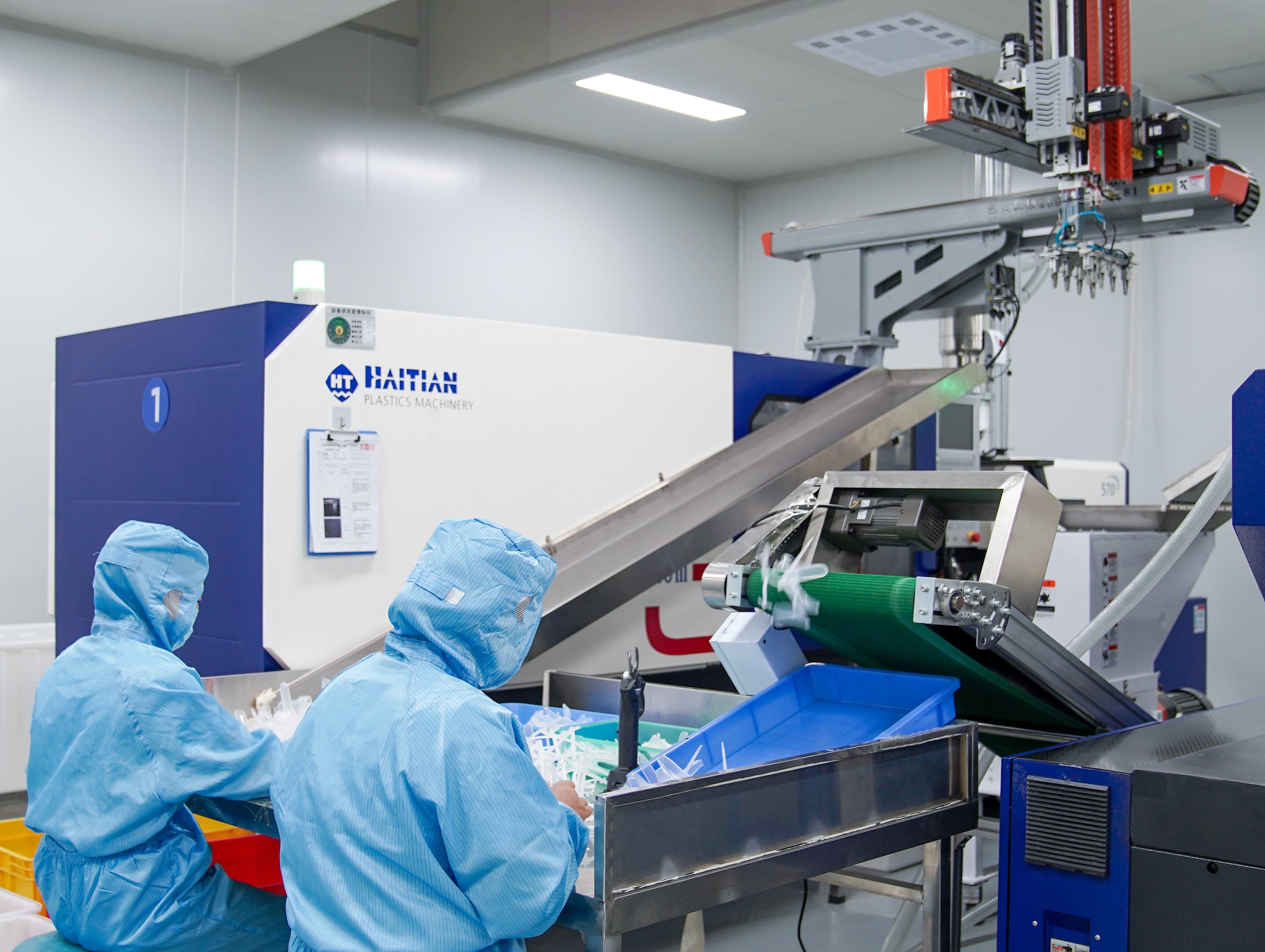 Clean production area with medical product manufacturing equipment