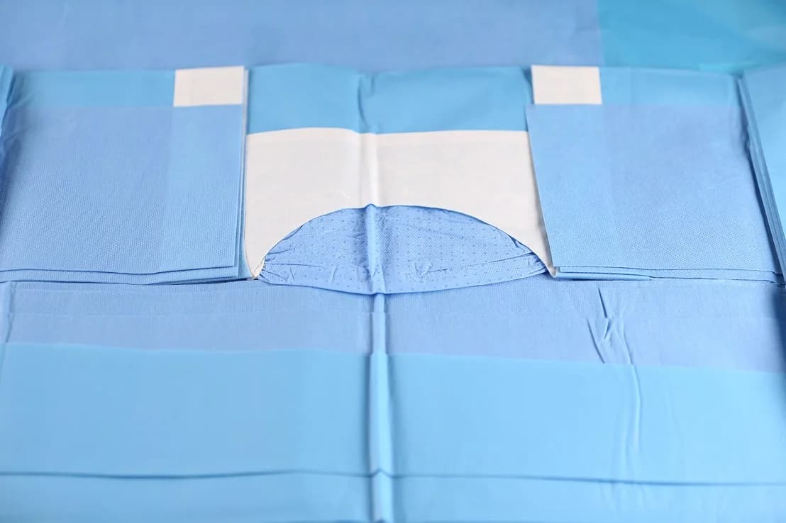 Hip procedure drape detail associated with the FTP-008 pack